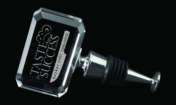 Annapolis Optic Crystal Wine Stopper: 4-1/8" x 2-3/8"-105910