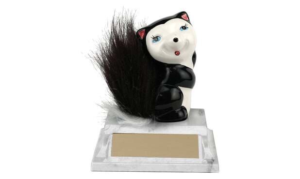 Ceramic Skunk Award on Plastic Marble Base: 4-1/2"-103222