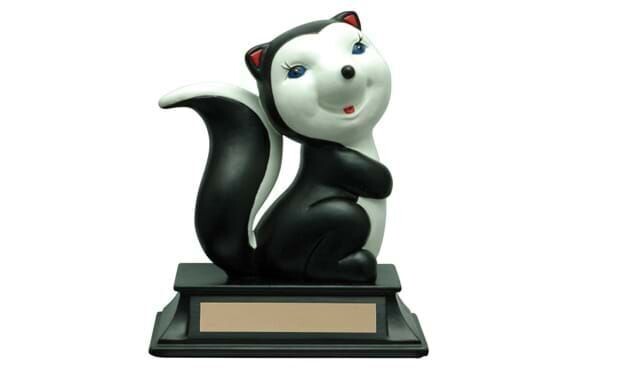 Resin Skunk Sculpture: 4-1/2"-102400