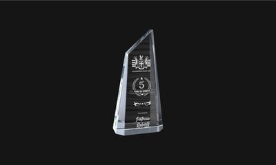 Paramount Series Optic Crystal Award: 8" -108443