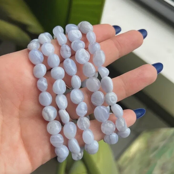 8mm Oval Blue Lace Agate Bead Stretch Bracelet