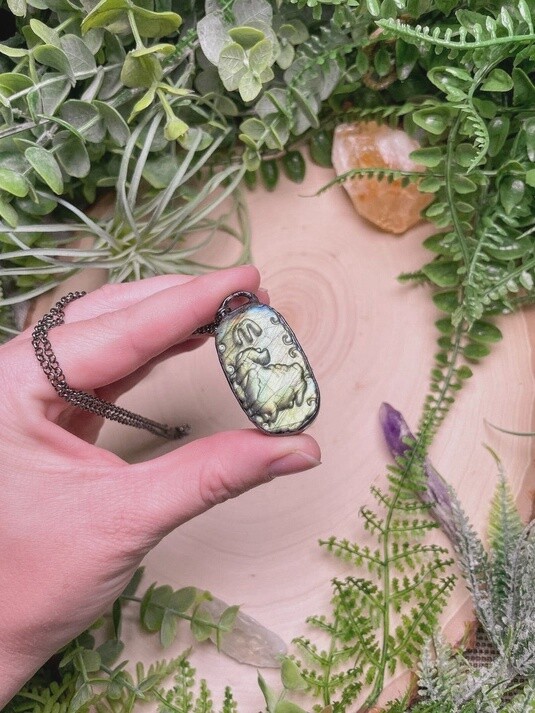 Zodiac Handcarved Labradorite Oval Necklace, Type: Aries