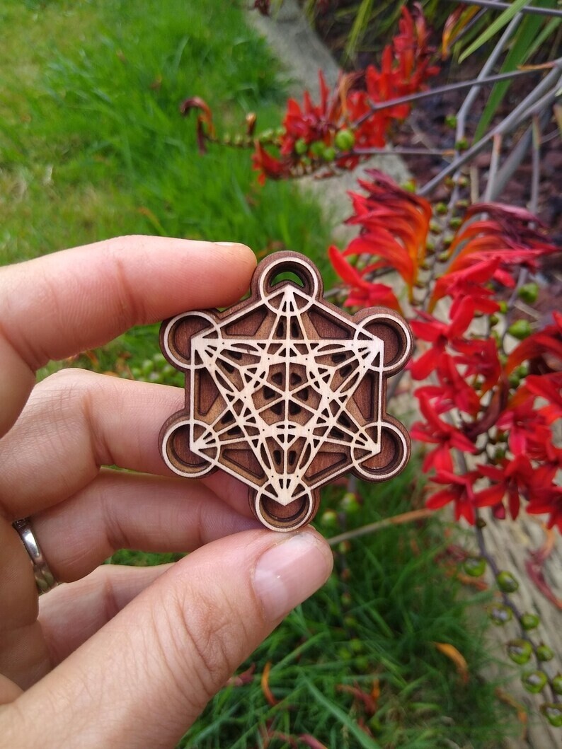 Metatron&#39;s Cube 1.75in 2L Laser Cut Pendant Necklace