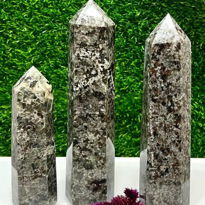 Yooperlite Obelisk Tower | 4-6 inches