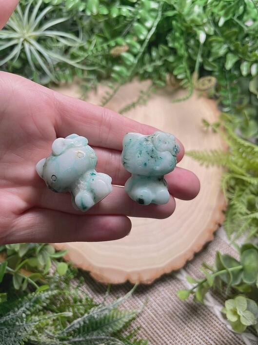 Crystal Hello Kitty, Material: Chrysocolla