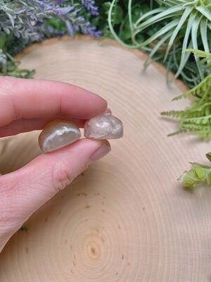 Tiny Flower Agate Bao Dumpling