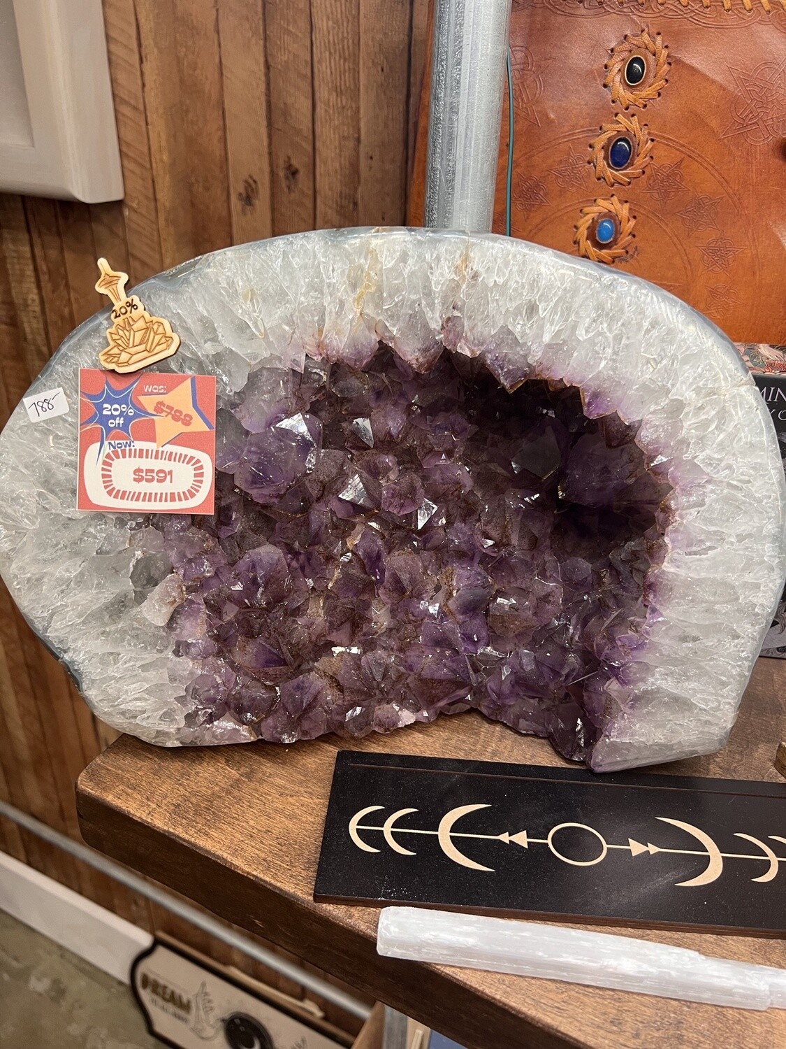 Amethyst polished druzy cut base