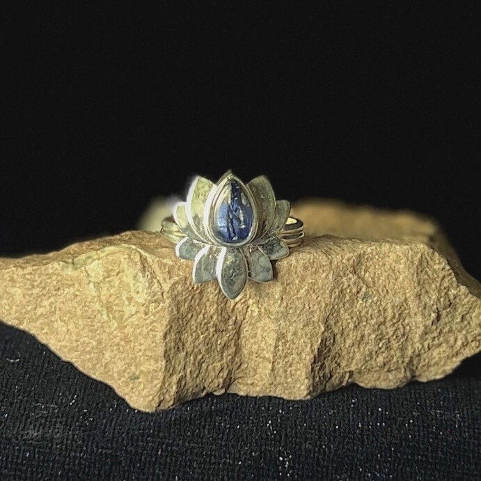 Kyanite Ring Lotus 2