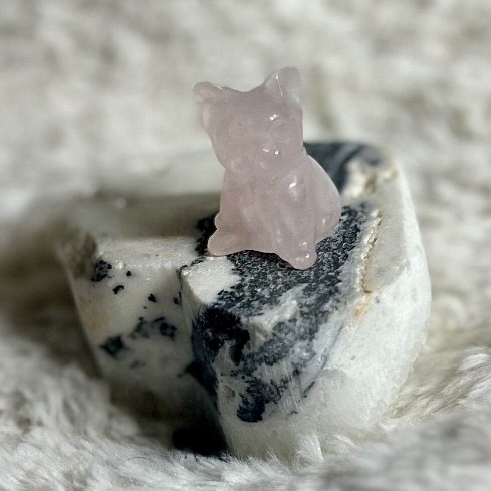 Gemstone Crystal French Bulldog, Material: Rose Quartz