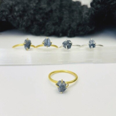 Rough Sapphire Ring | Gold