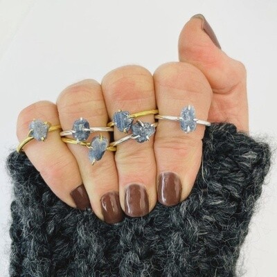 Rough Sapphire Ring | Gold