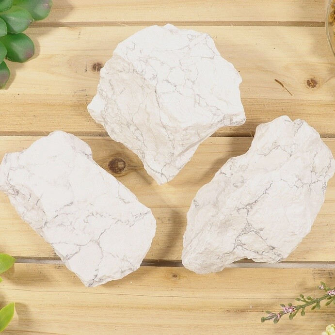 Large Howlite Rough Chunk (by lb)