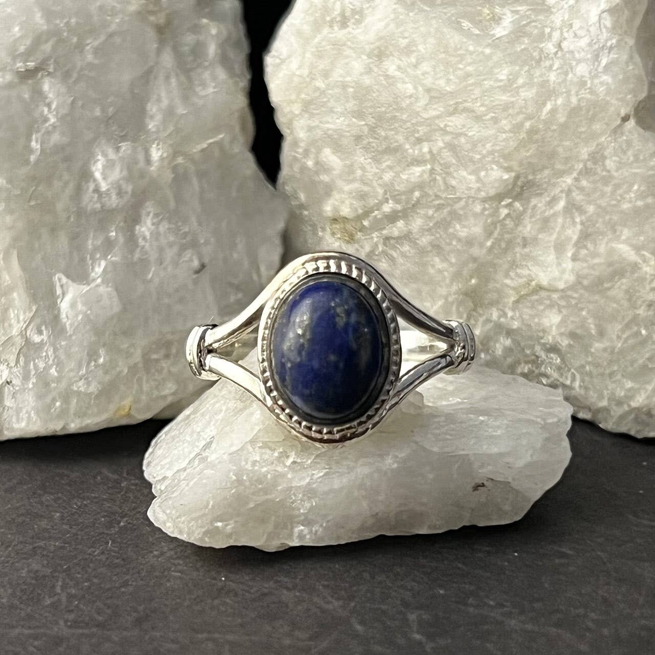 Lapis Lazuli Ring V-Band w/ Knot