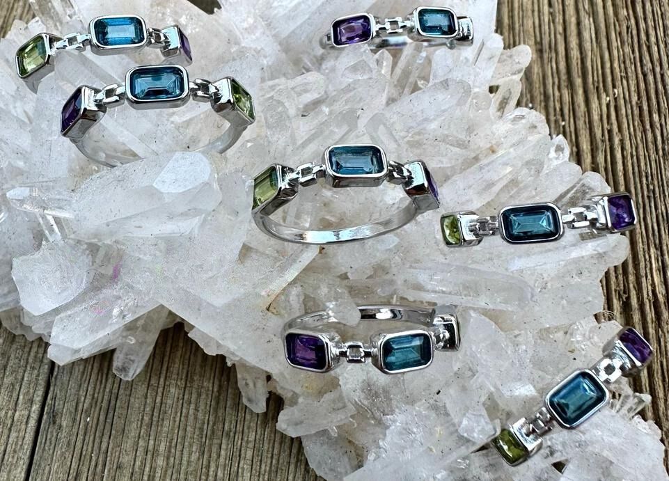Tri Crystal Ring White Bronze | Topaz | Peridot | Amethyst