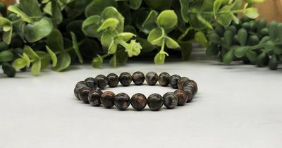 8mm Glaucophane / Que Sera Bead Stretch Bracelet