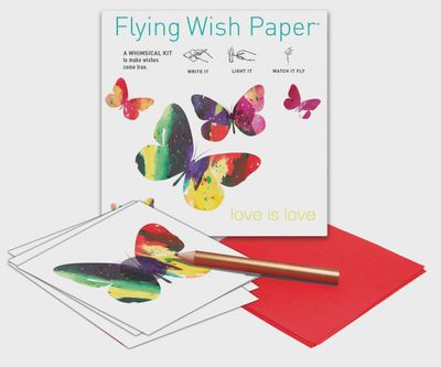 Love Is Love  / Mini Kit With 15 Wishes + Accessories