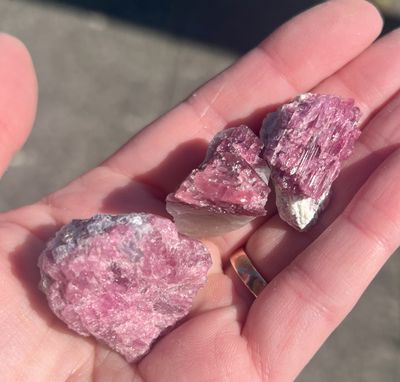 Tourmaline in Quartz 54x Flat (by piece)