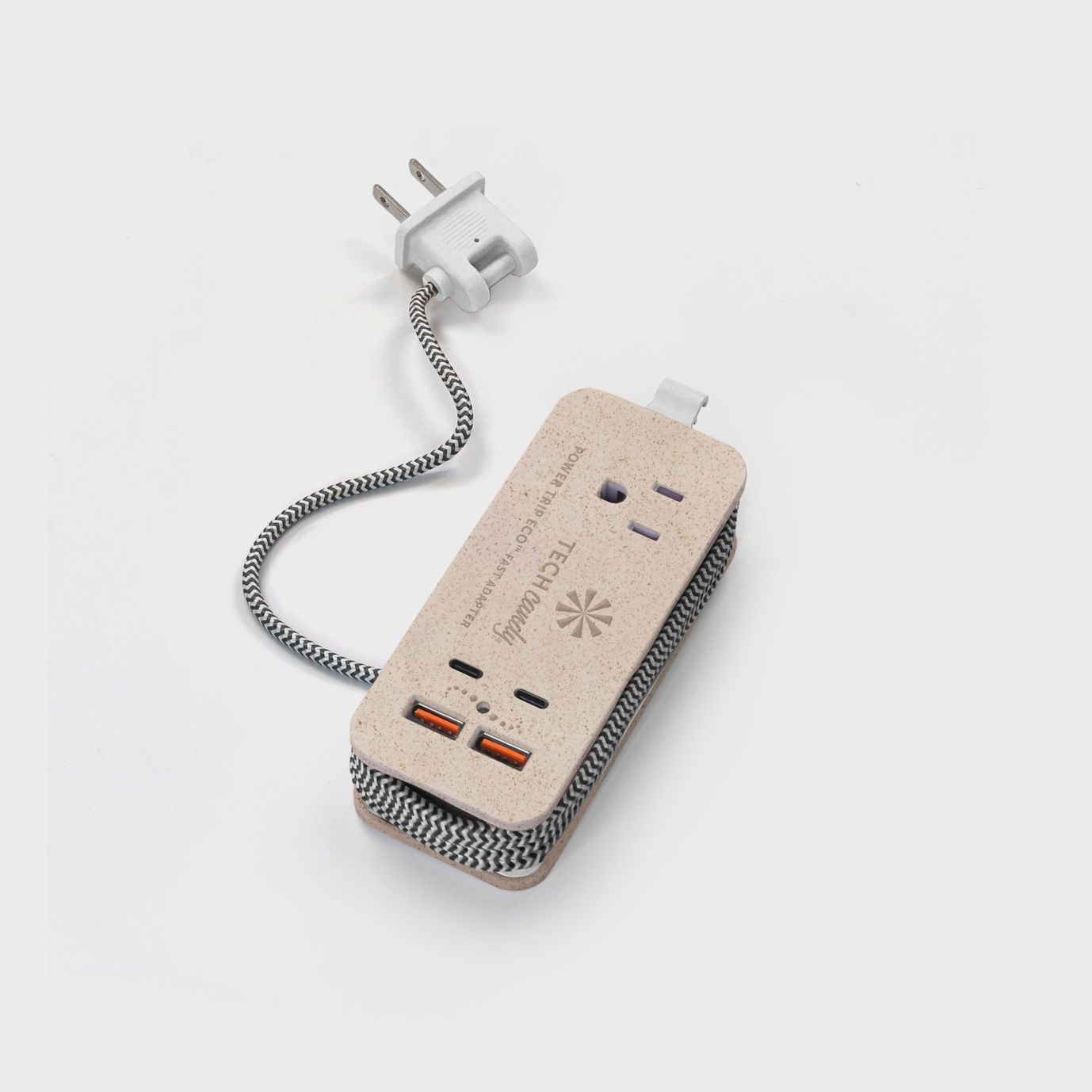 Power Trip Eco Outlet/Usb/Usb-C Charger | Natural Wheat Straw