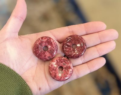 30mm Thulite Donut
