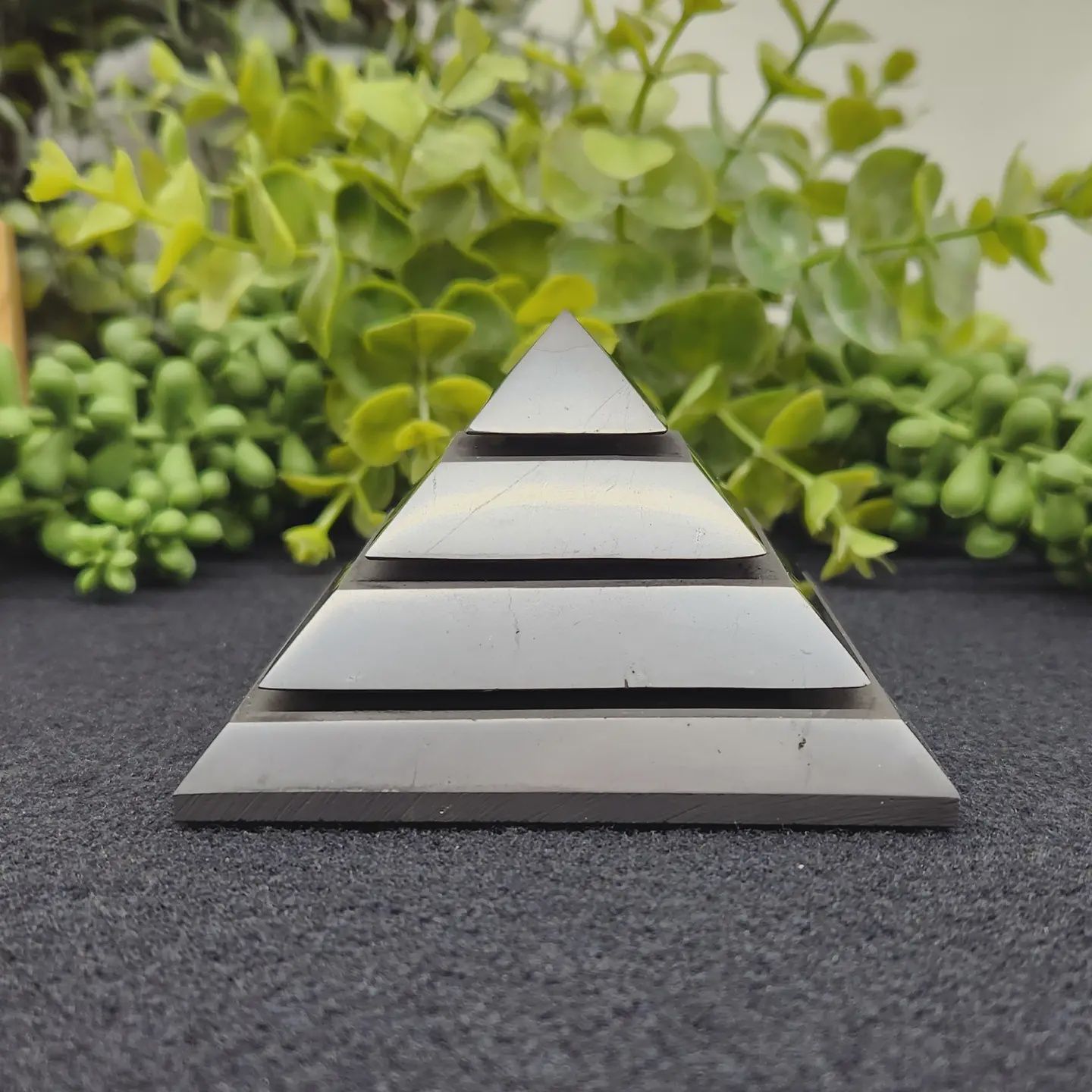 8cm Saqqara Shungite Pyramid