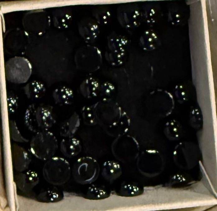 High Quality Mini Cabochon (by ct), Type: Black Onyx