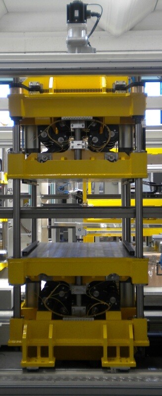 Pressa per fori e asole inline per modelli di macchina RVE-PVE-DDC-FDC