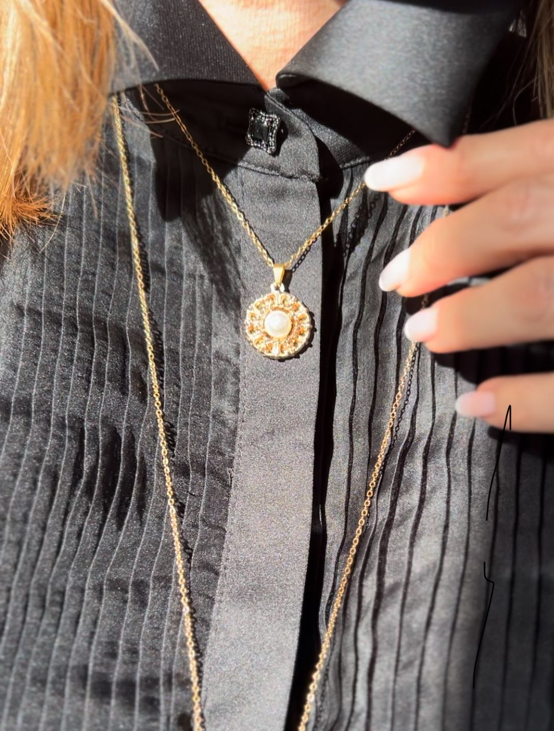 Delicate small necklace with pearl