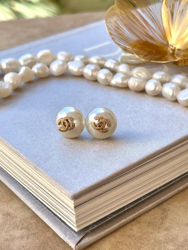 Elegant small pearls reworked earrings