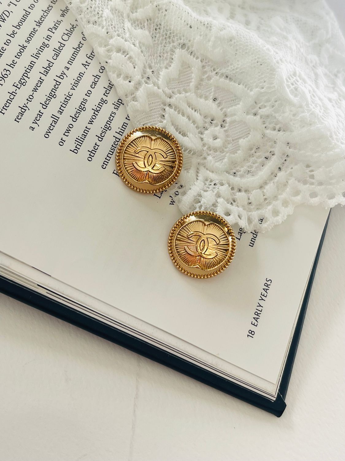 Elegant vintage gold tone earrings