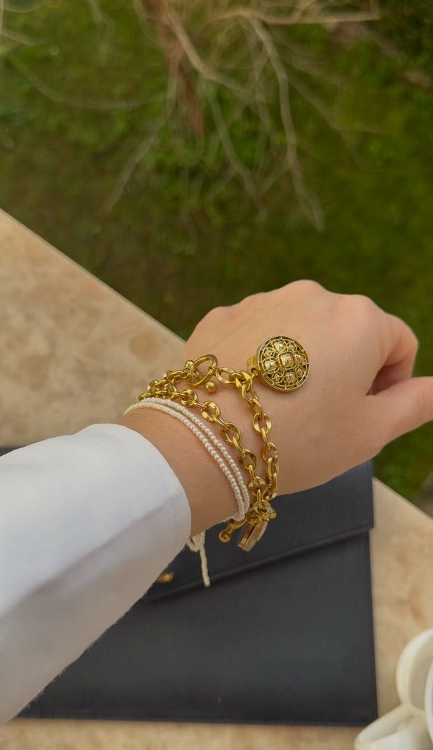 Delicate bracelet with details