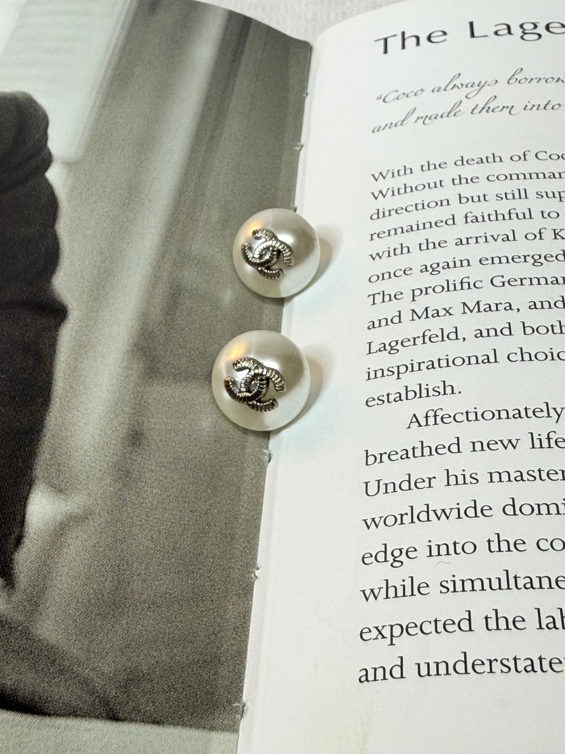 Elegant small pearls silver tone
