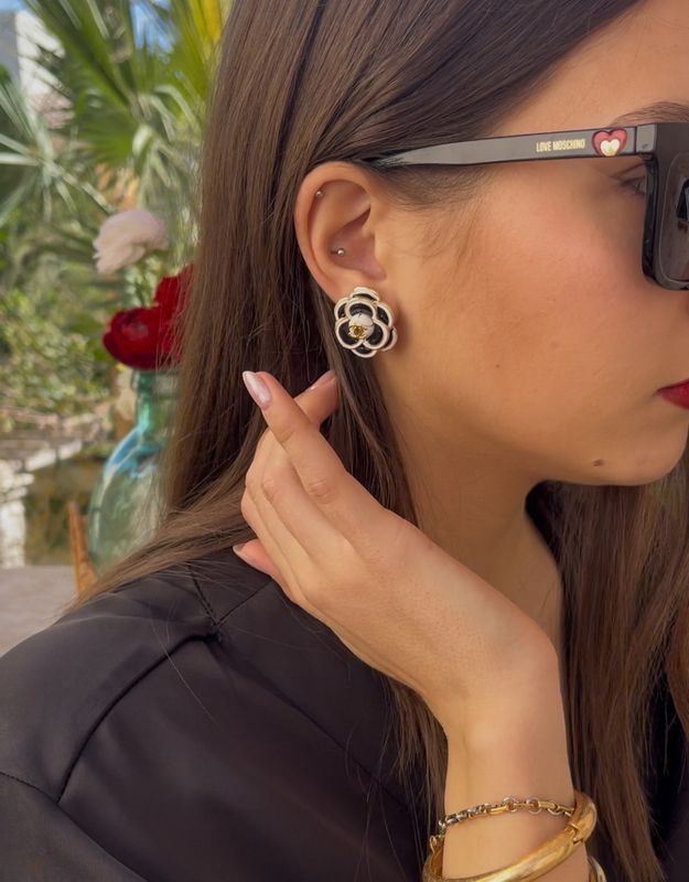 Elegant Black Camelia earrings