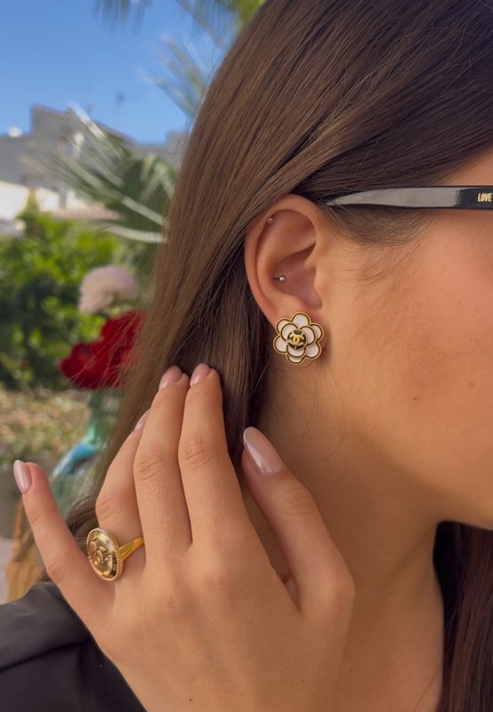 Beautiful small Camelias earrings