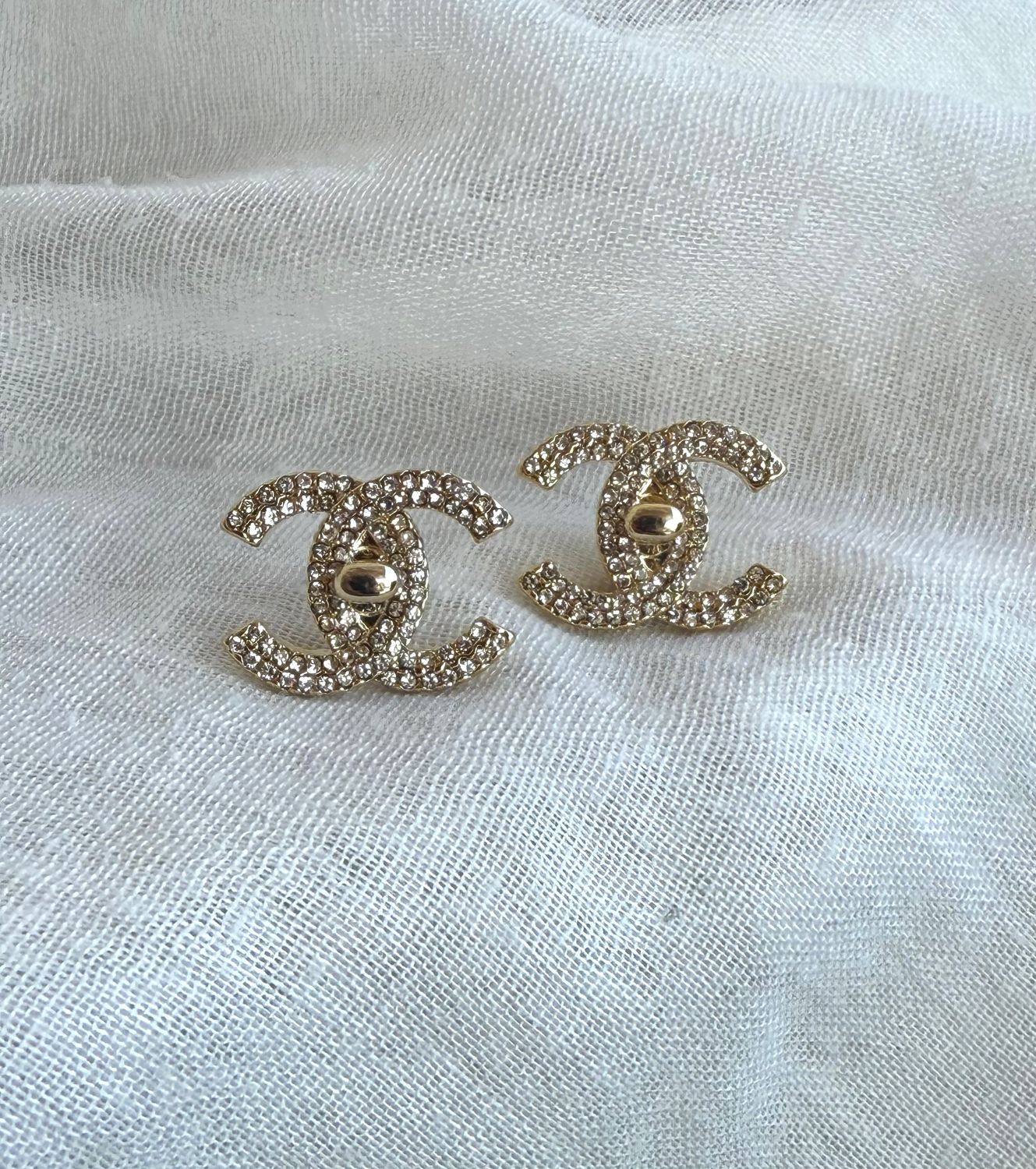 Elegant gold tone with tiny rhinestones