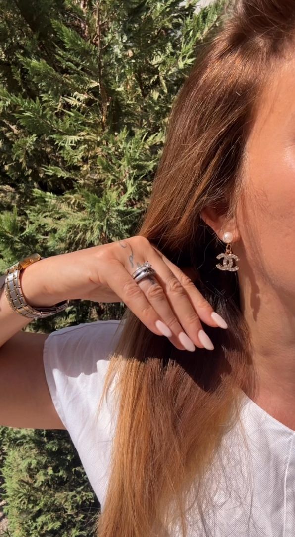 Delicate pearl drop gold tone earring