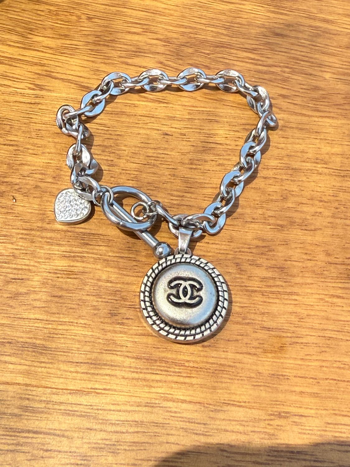 Stylish silver tone chain bracelet