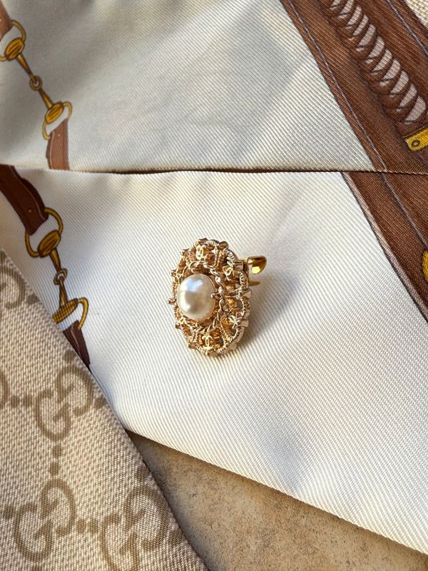 Aurelia Pearl Small Brooch 