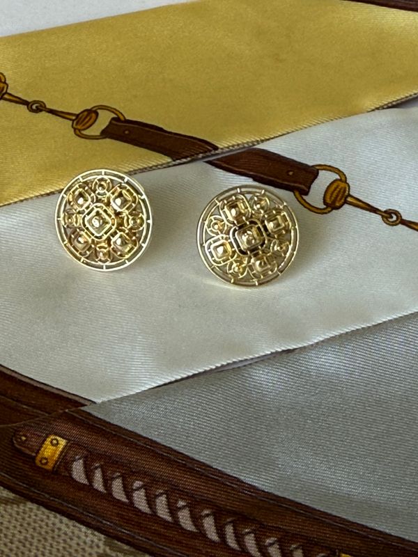 Timeless Gold Filigree Stud Earrings 