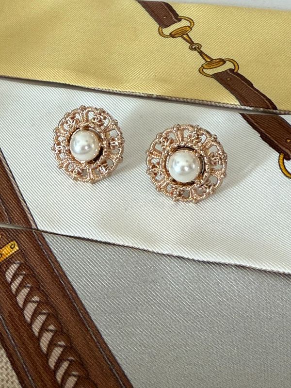 Aurelia Pearl Stud Earrings | Old-World Elegance
