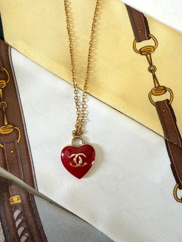 Red heart charm necklace