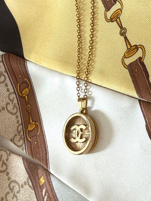 Delicate gold vintage reworked necklace