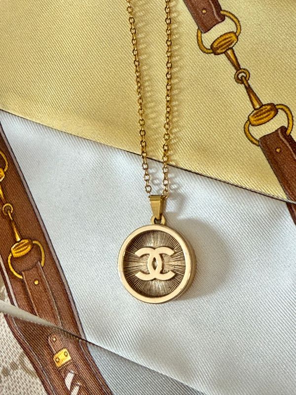 Delicate gold vintage reworked necklace