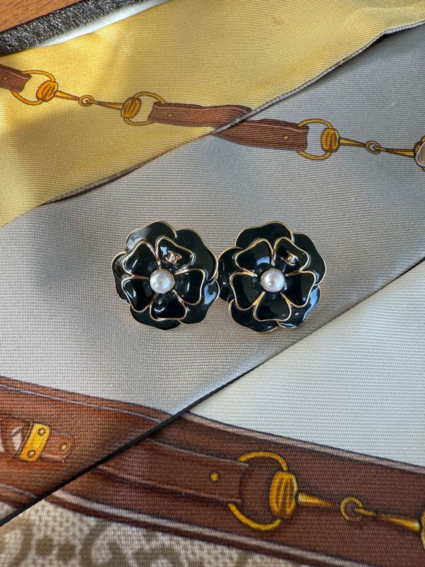 Stylish black Camelia earrings