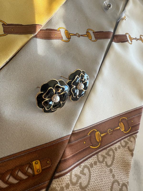 Stylish black Camelia earrings