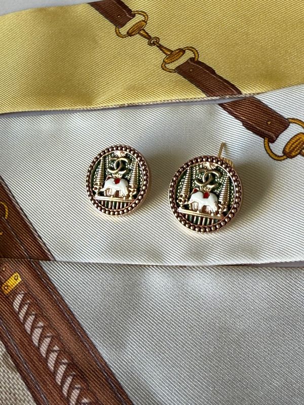 Delicate and Rare design of stud earrings