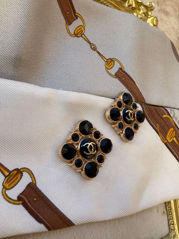 Elegant square black tone earrings