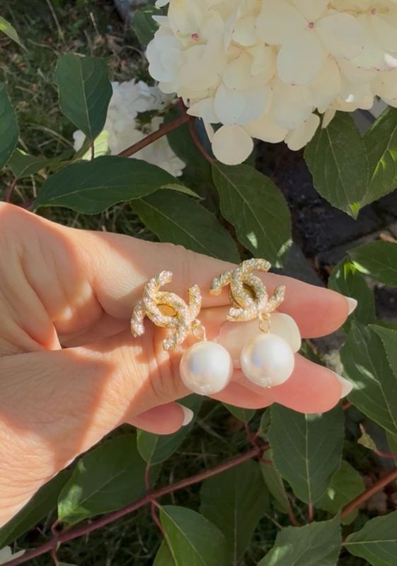 Golden Whisper Pearl Drop