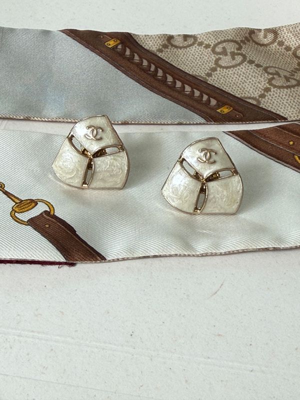 Vintage Champagne Gold &amp; Pearl stud Earrings