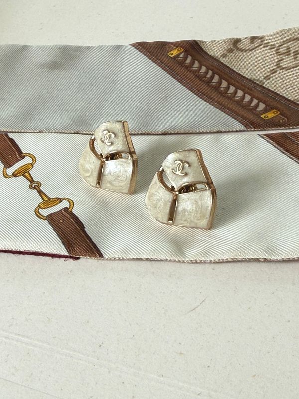 Vintage Champagne Gold &amp; Pearl stud Earrings