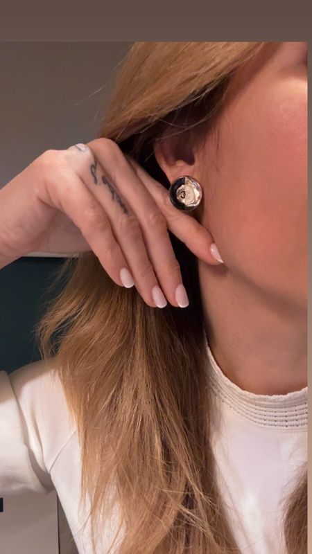 Light Gold, Black &amp; Ivory Enamel Round Earrings